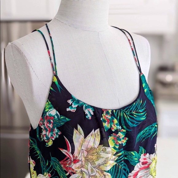 Beautiful dress with round neck and thin straps with fluid fabric and lined - Picture 3 of 10